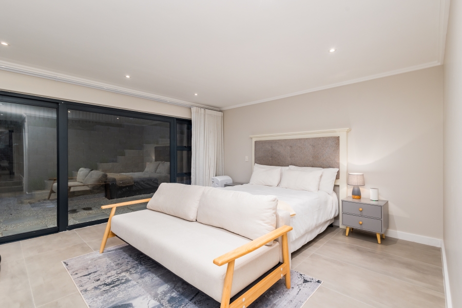 6 Bedroom Property for Sale in Brackenridge Western Cape